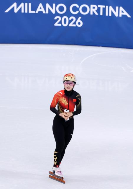 (260220) -- MILAN, Feb. 20, 2026 (Xinhua) -- Yang Jingru of China reacts after the short track speed skating women's 1500m final A at the Milan-Cortina 2026 Olympic Winter Games in Milan, Italy, Feb. 20, 2026. (Xinhua/Chen Yichen)