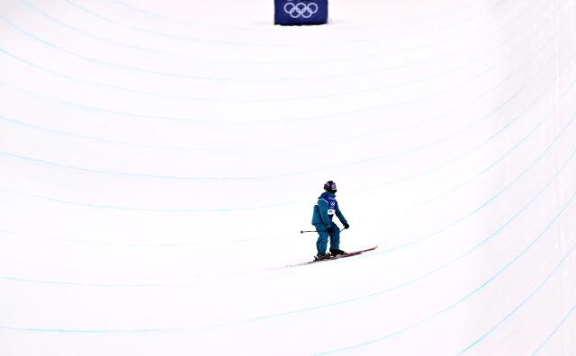 (260221) -- LIVIGNO, Feb. 21, 2026 (Xinhua) -- Henry Sildaru of Estonia competes during the freestyle skiing men's freeski halfpipe final at the Milan-Cortina 2026 Olympic Winter Games in Livigno, Italy, Feb. 20, 2026. (Xinhua/Zhang Hongxiang)