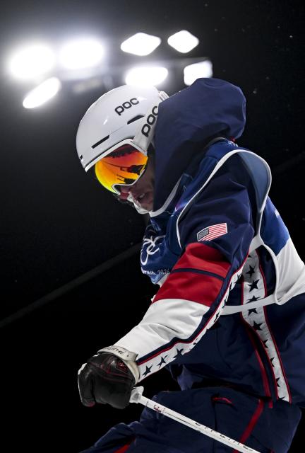 (260221) -- LIVIGNO, Feb. 21, 2026 (Xinhua) -- Alex Ferreira of the United States competes during the freestyle skiing men's freeski halfpipe final at the Milan-Cortina 2026 Olympic Winter Games in Livigno, Italy, Feb. 20, 2026. (Xinhua/Xia Yifang)
