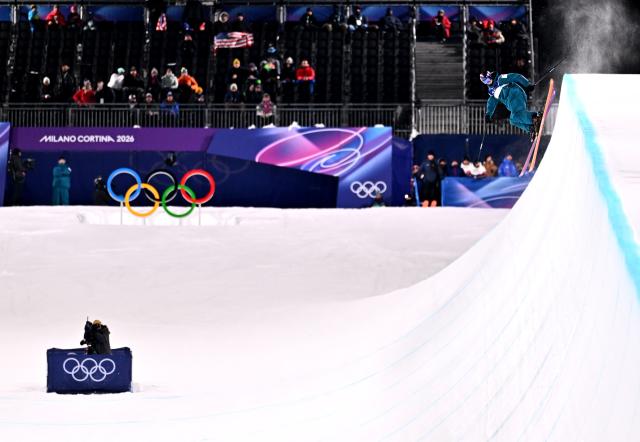 (260221) -- LIVIGNO, Feb. 21, 2026 (Xinhua) -- Henry Sildaru of Estonia competes during the freestyle skiing men's freeski halfpipe final at the Milan-Cortina 2026 Olympic Winter Games in Livigno, Italy, Feb. 20, 2026. (Xinhua/Zhang Hongxiang)