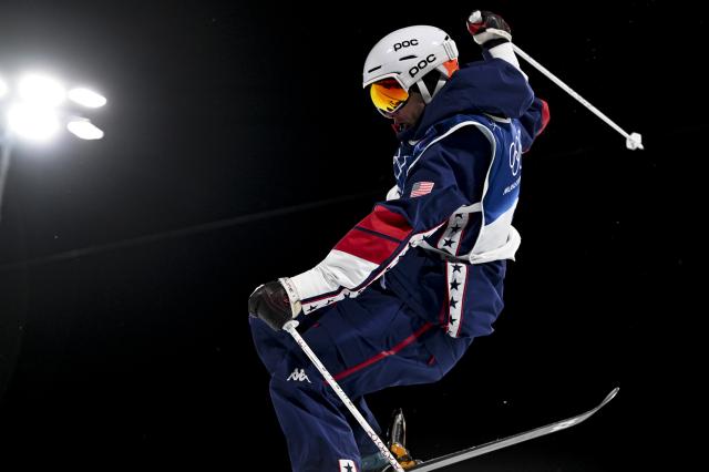 (260221) -- LIVIGNO, Feb. 21, 2026 (Xinhua) -- Alex Ferreira of the United States competes during the freestyle skiing men's freeski halfpipe final at the Milan-Cortina 2026 Olympic Winter Games in Livigno, Italy, Feb. 20, 2026. (Xinhua/Xia Yifang)