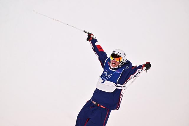 (260221) -- LIVIGNO, Feb. 21, 2026 (Xinhua) -- Alex Ferreira of the United States celebrates during the freestyle skiing men's freeski halfpipe final at the Milan-Cortina 2026 Olympic Winter Games in Livigno, Italy, Feb. 20, 2026. (Xinhua/Zhang Hongxiang)