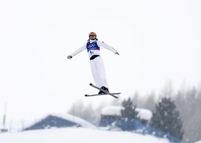 (260221) -- LIVIGNO, Feb. 21, 2026 (Xinhua) -- Xu Mengtao of China competes during the freestyle skiing mixed team aerials final 2 at the Milan-Cortina 2026 Olympic Winter Games in Livigno, Italy, Feb. 21, 2026. (Xinhua/Wang Peng)