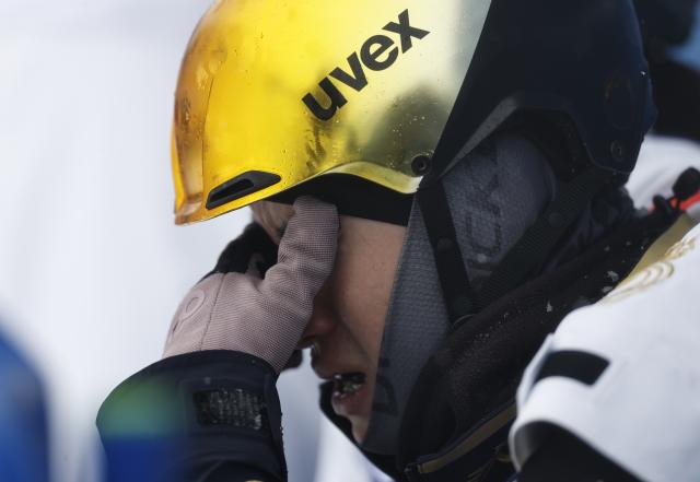 (260221) -- LIVIGNO, Feb. 21, 2026 (Xinhua) -- Li Tianma of China cries during the freestyle skiing mixed team aerials final 2 at the Milan-Cortina 2026 Olympic Winter Games in Livigno, Italy, Feb. 21, 2026. (Xinhua/Wang Peng)