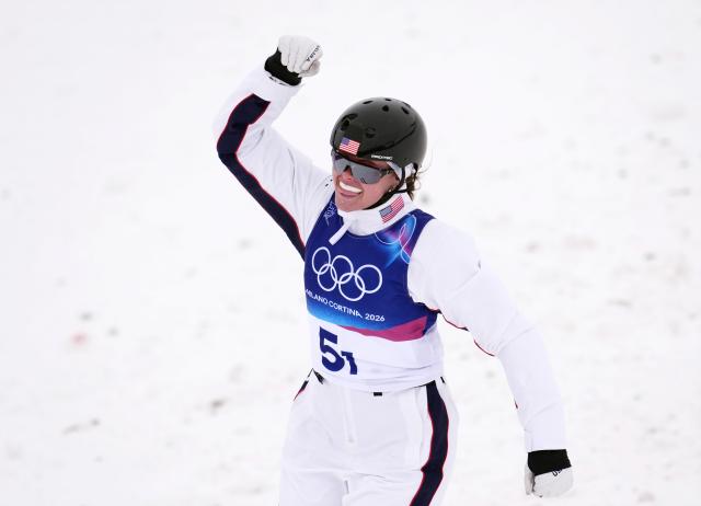 (260221) -- LIVIGNO, Feb. 21, 2026 (Xinhua) -- Kaila Kuhn of the United States celebrates during the freestyle skiing mixed team aerials final 1 at the Milan-Cortina 2026 Olympic Winter Games in Livigno, Italy, Feb. 21, 2026. (Xinhua/Hu Chao)