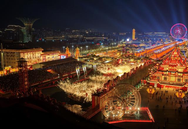 (260221) -- SHIJIAZHUANG, Feb. 21, 2026 (Xinhua) -- An aerial drone photo taken on Feb. 20, 2026 shows a molten iron fireworks show at a cultural block in Fengnan District, Tangshan City of north China's Hebei Province. (Xinhua/Yang Shiyao)