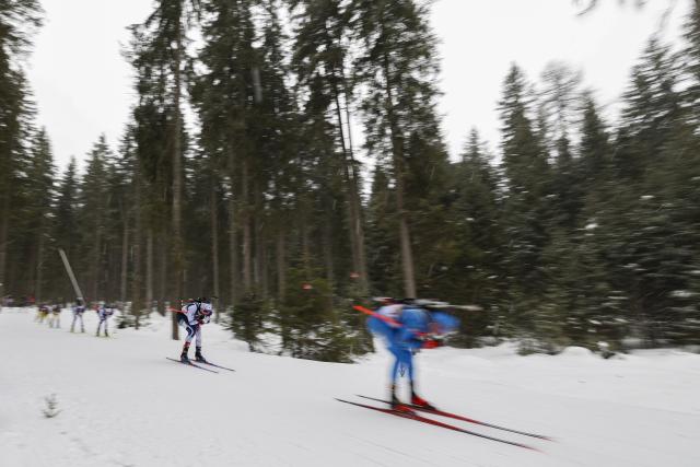 (260221) -- ANTERSELVA, Feb. 21, 2026 (Xinhua) -- Julia Simon (2nd R) of France competes during the biathlon women's 12.5km mass start event at the 2026 Milan-Cortina Winter Olympics in Anterselva, Italy, Feb. 21, 2026. (Xinhua/Zhang Tao)