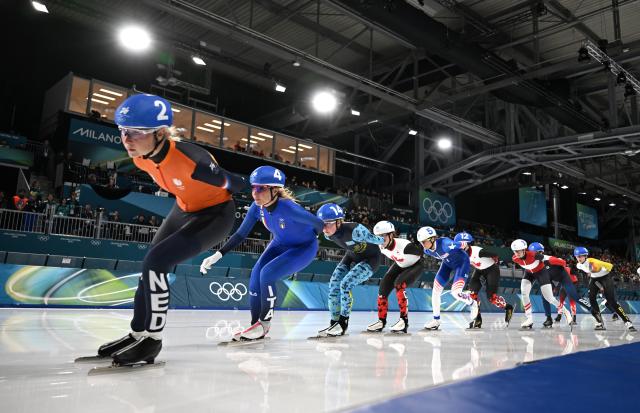 (260221) -- MILAN, Feb. 21, 2026 (Xinhua) -- Marijke Groenewoud (1st L) of the Netherlands competes during the speed skating women's mass start final at the Milan-Cortina 2026 Olympic Winter Games in Milan, Italy, Feb. 21, 2026. (Xinhua/Wu Wei)