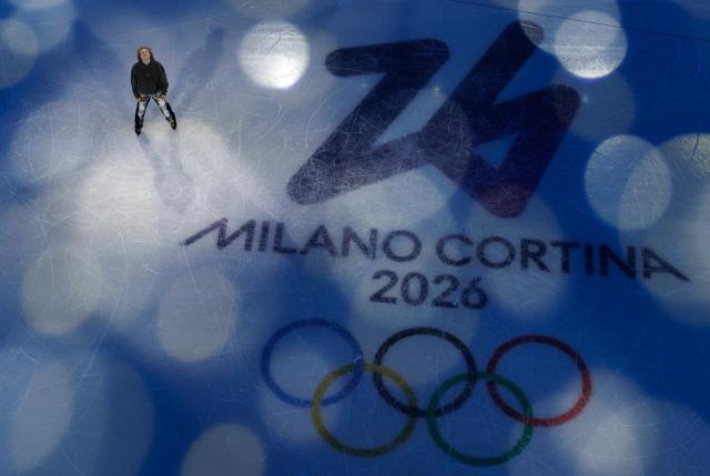 (260222) -- MILAN, Feb. 22, 2026 (Xinhua) -- Ilia Malinin of the United States performs during the gala exhibition of figure skating at the Milan-Cortina 2026 Olympic Winter Games in Milan, Italy, Feb. 21, 2026. (Xinhua/Chen Yichen)