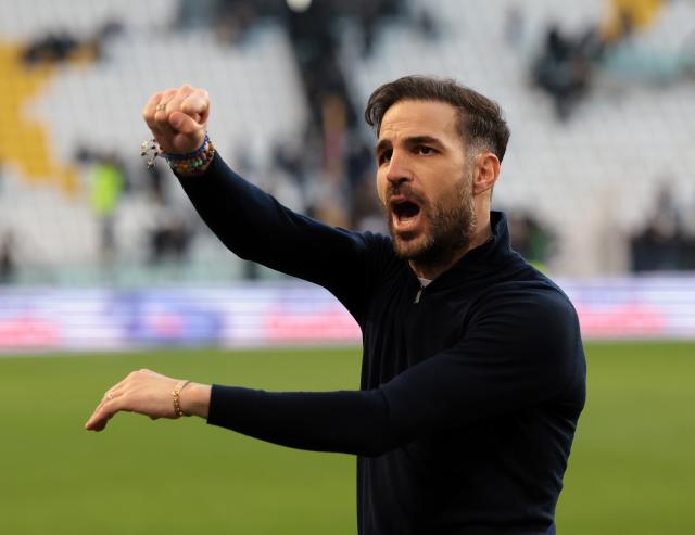 (260222) -- TURIN, Feb. 22, 2026 (Xinhua) -- Como's head coach Cesc Fabregas celebrates after winning a Serie A football match between Juventus and Como in Turin, Italy, Feb.21, 2026. (Photo by Alberto Lingria/Xinhua)