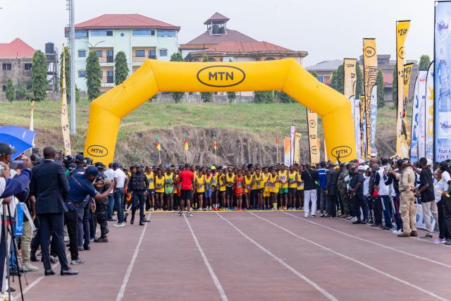 (260222) -- BUEA, Feb. 22, 2026 (Xinhua) -- Participants prepare to start at the kick-off point during the 31st edition of the Mount Cameroon Race in Buea, Cameroon, Feb. 21, 2026. The race opened under the theme "Give peace a chance", drawing 600 athletes from 14 countries and regions. (Photo by Muleng Timngum/Xinhua)
