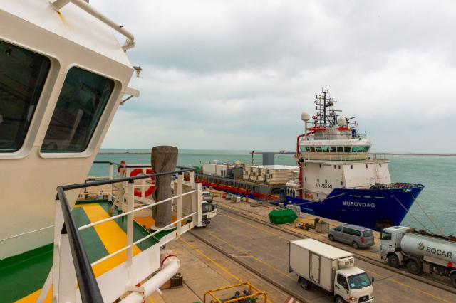 (260222) -- BAKU, Feb. 22, 2026 (Xinhua) -- This photo taken on Feb. 10, 2026 shows a source vessel at the Baku Shipyard in Baku, Azerbaijan. TO GO WITH "Feature: 'Caspian' Spring Festival for Chinese oil explorers supporting Azerbaijan's energy exploration" (Xinhua/Chen Junfeng)