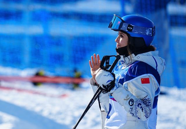 (260222) -- LIVIGNO, Feb. 22, 2026 (Xinhua) -- Gu Ailing of China reacts during run 1 of the freestyle skiing women's freeski halfpipe final at the Milan-Cortina 2026 Olympic Winter Games in Livigno, Italy, Feb. 22, 2026. (Xinhua/Hu Chao)