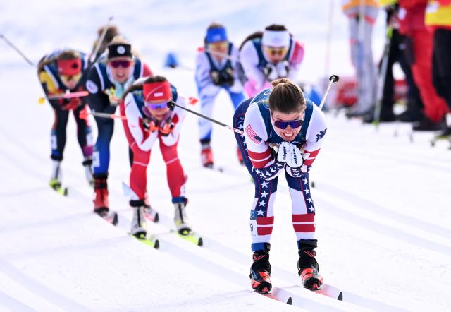 (260222) -- TESERO, Feb. 22, 2026 (Xinhua) -- Athletes compete during the cross-country skiing women's 50km mass start classic match at the Milan-Cortina 2026 Olympic Winter Games in Tesero, Italy, Feb. 22, 2026. (Xinhua/He Canling)