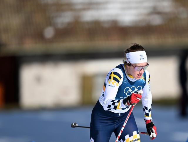 (260222) -- TESERO, Feb. 22, 2026 (Xinhua) -- Ebba Andersson of Sweden competes during the cross-country skiing women's 50km mass start classic match at the Milan-Cortina 2026 Olympic Winter Games in Tesero, Italy, Feb. 22, 2026. (Xinhua/He Canling)