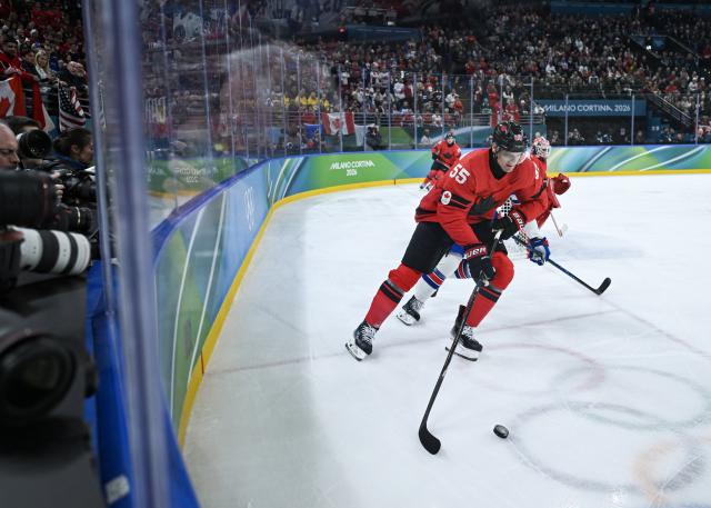 (260222) -- MILAN, Feb. 22, 2026 (Xinhua) -- Colton Parayko of Canada competes during the ice hockey men's gold medal game between Canada and the United States at the Milan-Cortina 2026 Olympic Winter Games in Milan, Italy, Feb. 22, 2026. (Xinhua/Zhang Haofu)