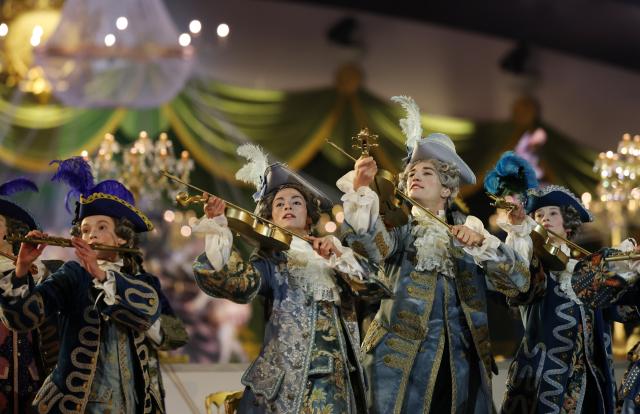 (260222) -- VERONA, Feb. 22, 2026 (Xinhua) -- Actors perform during the closing ceremony of the Milan-Cortina 2026 Olympic Winter Games at Verona Olympic Arena in Verona, Italy, Feb. 22, 2026. (Xinhua/Li Ming)