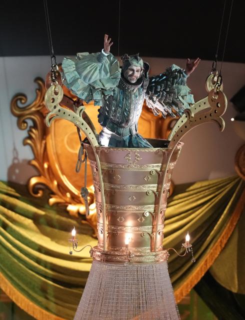 (260222) -- VERONA, Feb. 22, 2026 (Xinhua) -- An actor performs during the closing ceremony of the Milan-Cortina 2026 Olympic Winter Games at Verona Olympic Arena in Verona, Italy, Feb. 22, 2026. (Xinhua/Xue Yuge)