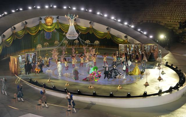 (260222) -- VERONA, Feb. 22, 2026 (Xinhua) -- Actors perform during the closing ceremony of the Milan-Cortina 2026 Olympic Winter Games at Verona Olympic Arena in Verona, Italy, Feb. 22, 2026. (Xinhua/Sun Fei)