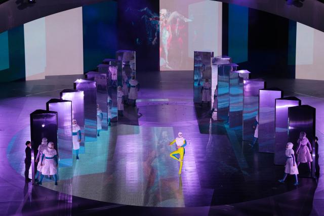 (260222) -- VERONA, Feb. 22, 2026 (Xinhua) -- Actors perform during the closing ceremony of the Milan-Cortina 2026 Olympic Winter Games at Verona Olympic Arena in Verona, Italy, Feb. 22, 2026. (Xinhua/Xue Yuge)