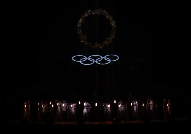 (260222) -- VERONA, Feb. 22, 2026 (Xinhua) -- This photo taken on Feb. 22, 2026 shows the Olympic Rings during the closing ceremony of the Milan-Cortina 2026 Olympic Winter Games at Verona Olympic Arena in Verona, Italy. (Xinhua/Li Ming)