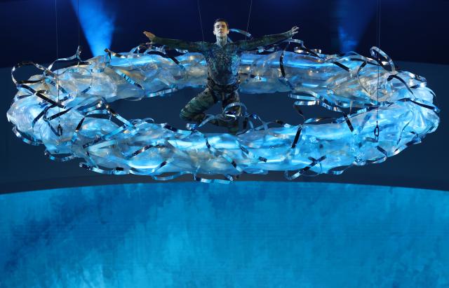 (260222) -- VERONA, Feb. 22, 2026 (Xinhua) -- An actor performs during the closing ceremony of the Milan-Cortina 2026 Olympic Winter Games in Verona, Italy, Feb. 22, 2026. (Xinhua/Li Ming)