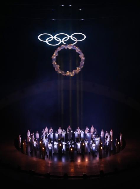 (260222) -- VERONA, Feb. 22, 2026 (Xinhua) -- Actors perform during the closing ceremony of the Milan-Cortina 2026 Olympic Winter Games at Verona Olympic Arena in Verona, Italy, Feb. 22, 2026. (Xinhua/Xue Yuge)