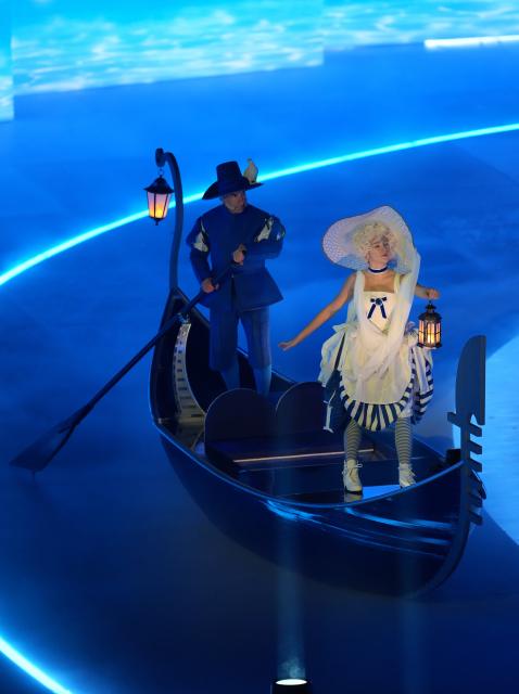 (260222) -- VERONA, Feb. 22, 2026 (Xinhua) -- Actors perform during the closing ceremony of the Milan-Cortina 2026 Olympic Winter Games at Verona Olympic Arena in Verona, Italy, Feb. 22, 2026. (Xinhua/Sun Fei)