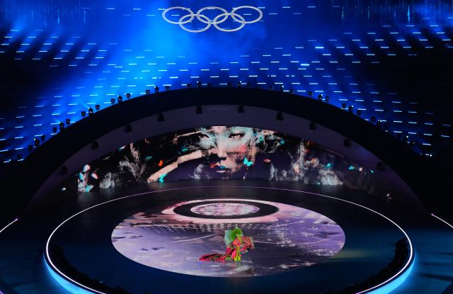 (260222) -- VERONA, Feb. 22, 2026 (Xinhua) -- This photo taken on Feb. 22, 2026 shows the closing ceremony of the Milan-Cortina 2026 Olympic Winter Games at Verona Olympic Arena in Verona, Italy. (Xinhua/Xue Yuge)