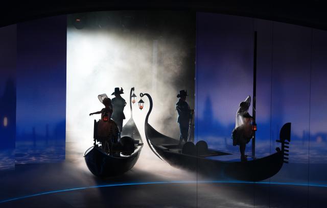 (260222) -- VERONA, Feb. 22, 2026 (Xinhua) -- Actors perform during the closing ceremony of the Milan-Cortina 2026 Olympic Winter Games at Verona Olympic Arena in Verona, Italy, Feb. 22, 2026. (Xinhua/Sun Fei)