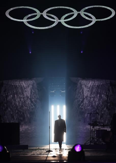 (260222) -- VERONA, Feb. 22, 2026 (Xinhua) -- An actor performs during the closing ceremony of the Milan-Cortina 2026 Olympic Winter Games at Verona Olympic Arena in Verona, Italy, Feb. 22, 2026. (Xinhua/Li Ming)