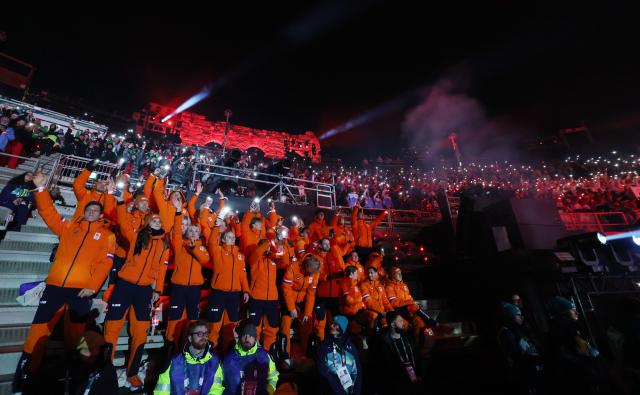 (260222) -- VERONA, Feb. 22, 2026 (Xinhua) -- Members of the delegation of the Netherlands attend the closing ceremony of the Milan-Cortina 2026 Olympic Winter Games at Verona Olympic Arena in Verona, Italy, Feb. 22, 2026. (Xinhua/Li Ming)