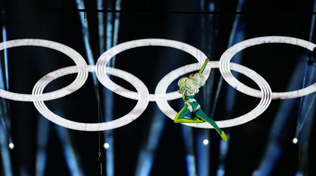 (260222) -- VERONA, Feb. 22, 2026 (Xinhua) -- An actor performs during the closing ceremony of the Milan-Cortina 2026 Olympic Winter Games at Verona Olympic Arena in Verona, Italy, Feb. 22, 2026. (Xinhua/Xue Yuge)
