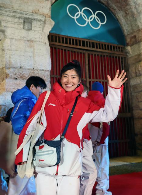 (260222) -- VERONA, Feb. 22, 2026 (Xinhua) -- Xu Mengtao of China gestures after the closing ceremony of the Milan-Cortina 2026 Olympic Winter Games at Verona Olympic Arena in Verona, Italy, Feb. 22, 2026. (Xinhua/Wang Kaiyan)