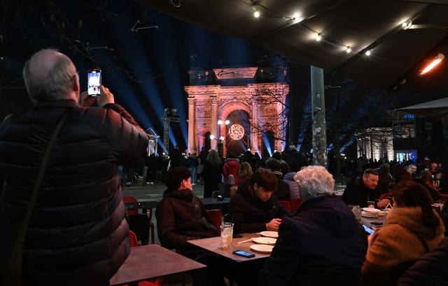 (260222) -- MILAN, Feb. 22, 2026 (Xinhua) -- This photo taken on Feb. 22, 2026 shows the cauldron of the Milan-Cortina 2026 Olympic Winter Games in Milan, Italy. (Xinhua/Wu Wei)