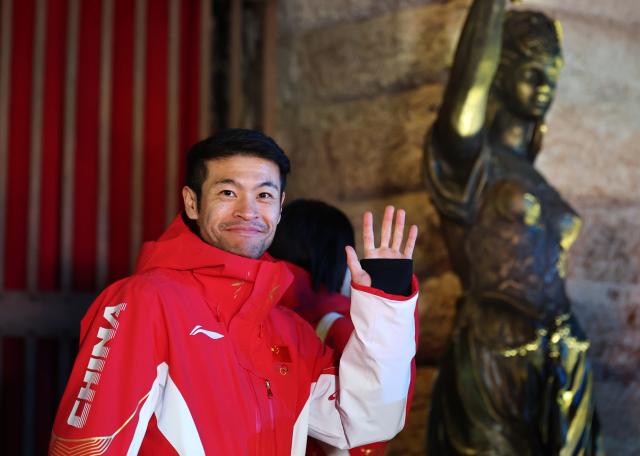 (260222) -- VERONA, Feb. 22, 2026 (Xinhua) -- Ning Zhongyan of China gestures after the closing ceremony of the Milan-Cortina 2026 Olympic Winter Games at Verona Olympic Arena in Verona, Italy, Feb. 22, 2026. (Xinhua/Wang Kaiyan)