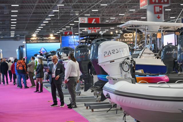 (260223) -- ISTANBUL, Feb. 23, 2026 (Xinhua) -- Visitors view boats at the Bosphorus Boat Show in Istanbul, Türkiye, Feb. 23, 2026. The Bosphorus Boat Show, the largest land-based boat exhibition in Türkiye, is held in Istanbul from Feb. 21 to 28. More than 200 exhibitors participated in the event, showcasing a wide range of vessels as well as marine engines and related equipment. (Xinhua/Liu Lei)