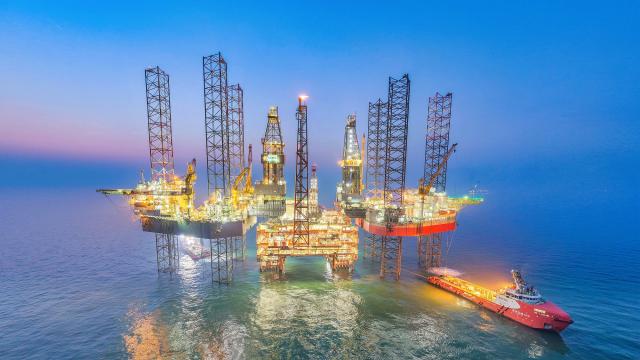 (260224) -- BEIJING, Feb. 24, 2026 (Xinhua) -- This aerial drone photo taken on Feb. 24, 2026 shows an offshore oil and gas platform in Bohai Oilfield. Factories and companies across China resumed work after the Spring Festival holiday on Tuesday. (Photo by Du Penghui/Xinhua)