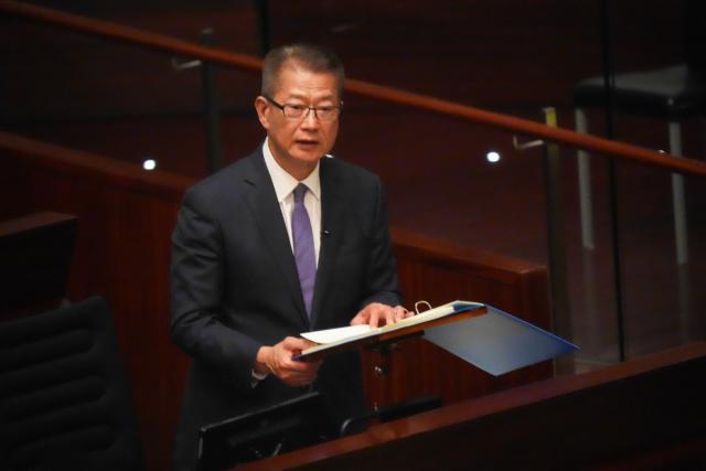 (260225) -- HONG KONG, Feb. 25, 2026 (Xinhua) -- Paul Chan, financial secretary of the Hong Kong Special Administrative Region government, delivers the 2026-27 budget in south China's Hong Kong, Feb. 25, 2026. (Xinhua/Zhu Wei)