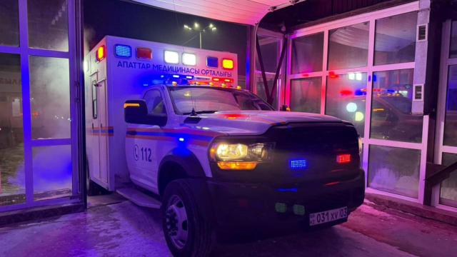 (260227) -- SHCHUCHINSK, Feb. 27, 2026 (Xinhua) -- A rescue vehicle carries a person injured in a gas explosion at a cafe in Shchuchinsk, Akmola, Kazakhstan, on Feb. 27, 2026. Seven people were killed and 19 others injured in a powerful gas explosion that ripped through a cafe in the resort town of Shchuchinsk in northern Kazakhstan, local media reported Friday. (Kazakhstan's Ministry of Emergency Situations/Handout via Xinhua)