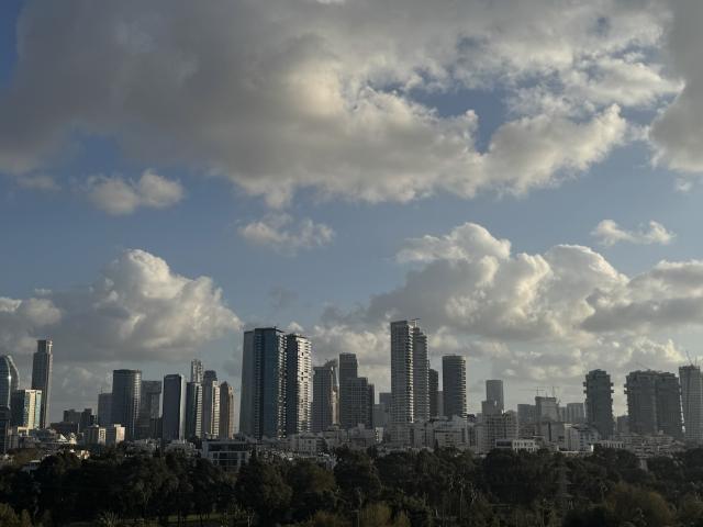 (260227) -- TEL AVIV, Feb. 27, 2026 (Xinhua) -- This photo taken by cellphone on Feb. 26, 2026 shows the skyline in Tel Aviv, Israel. U.S. State Department authorized on Friday the departure of non-emergency U.S. government personnel and family members of U.S. government personnel from Mission Israel due to safety risks, U.S. embassy in Jerusalem posted on X. (Xinhua/Chen Junqing)