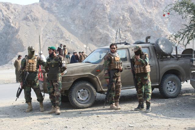 (260227) -- NANGARHAR, Feb. 27, 2026 (Xinhua) -- Afghan security force members take part in a military operation against Pakistan in Nangarhar province, Afghanistan, Feb. 27, 2026. TO GO WITH "Clashes break out again along Afghanistan-Pakistan border" (Photo by Hamidullah/Xinhua)