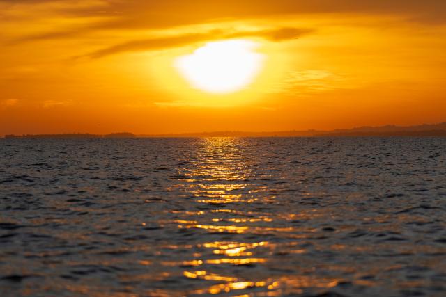 (260227) -- KISUMU, Feb. 27, 2026 (Xinhua) -- Photo taken on Feb. 27, 2026 shows a sunset view in Lake Victoria in Kisumu, Kenya. (Xinhua/Yan Yujing)