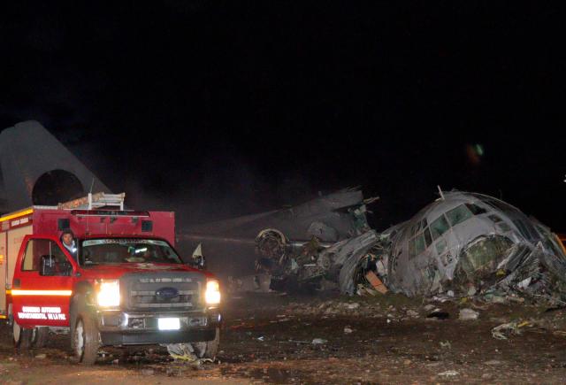 (260228) -- EL ALTO, Feb. 28, 2026 (Xinhua) -- A rescue vehicle moves past a military plane crash site at El Alto International Airport in El Alto, Bolivia, Feb. 27, 2026. At least 15 people were killed and 30 others injured after a Bolivian military plane crashed on Friday in the western city of El Alto, local media reported.
   The South American country's national airline Boliviana de Aviacion announced the temporary closure of El Alto International Airport following the crash.
   No official statement on the crash has been released yet. (Photo by Javier Mamani/Xinhua)