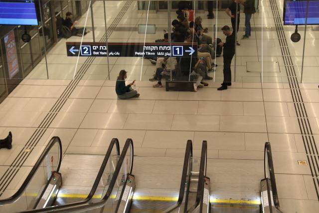 (260228) -- TEL AVIV, Feb. 28, 2026 (Xinhua) -- People take shelters at a metro station in Tel Aviv, Israel, Feb. 28, 2026. The Israel Defense Forces' Home Front Command has issued civil defense directives as air raid sirens sounded in multiple areas nationwide, urging residents to take shelter.
   The United States and Israel on Saturday launched "major combat operations" against Iran after the recent U.S.-Iran nuclear talks in Geneva failed to yield a deal to avert the crisis. (Gideon Markowicz/JINI via Xinhua)
