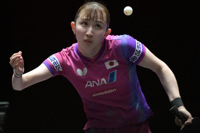 (260228) -- SINGAPORE, Feb. 28, 2026 (Xinhua) -- Hayata Hina serves during the women's singles quarterfinal between Sun Yingsha of China and Hayata Hina of Japan at the World Table Tennis (WTT) Singapore Smash 2026 in Singapore on Feb. 28, 2026. (Photo by Then Chih Wey/Xinhua)