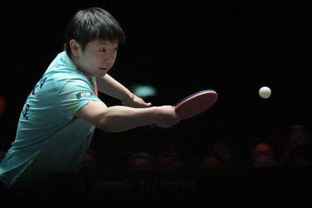 (260228) -- SINGAPORE, Feb. 28, 2026 (Xinhua) -- Sun Yingsha hits a return during the women's singles quarterfinal between Sun Yingsha of China and Hayata Hina of Japan at the World Table Tennis (WTT) Singapore Smash 2026 in Singapore on Feb. 28, 2026. (Photo by Then Chih Wey/Xinhua)