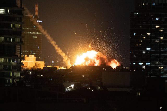(260301) -- TEL AVIV, March 1, 2026 (Xinhua) -- This photo taken on Feb. 28, 2026 shows an explosion in downtown Tel Aviv, Israel. (Xinhua/Chen Junqing)