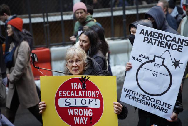 (260301) -- NEW YORK, March 1, 2026 (Xinhua) -- People attend a protest against U.S.-Israeli attacks on Iran, in New York, the United States, on Feb. 28, 2026.
  Hundreds of New Yorkers rallied in Times Square and then marched along streets in New York City in protest of U.S.-Israel coordinated airstrikes against Iran on Saturday. (Xinhua/Zhang Fengguo)