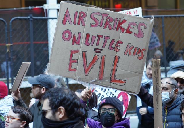 (260301) -- NEW YORK, March 1, 2026 (Xinhua) -- People attend a protest against U.S.-Israeli attacks on Iran, in New York, the United States, on Feb. 28, 2026.
  Hundreds of New Yorkers rallied in Times Square and then marched along streets in New York City in protest of U.S.-Israel coordinated airstrikes against Iran on Saturday. (Xinhua/Zhang Fengguo)